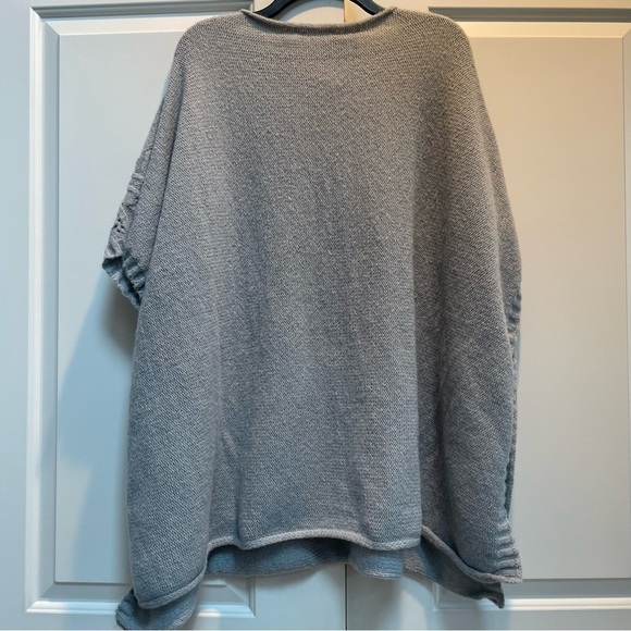 NWT LC Lauren Conrad Grey Recycled Knit Pull Over Cable Knit One Size Poncho - Picture 4 of 9